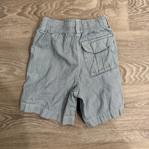 Baby GAP  Gray Pinstripe Shorts Seersucker Size 2T - Picture 2 of 6